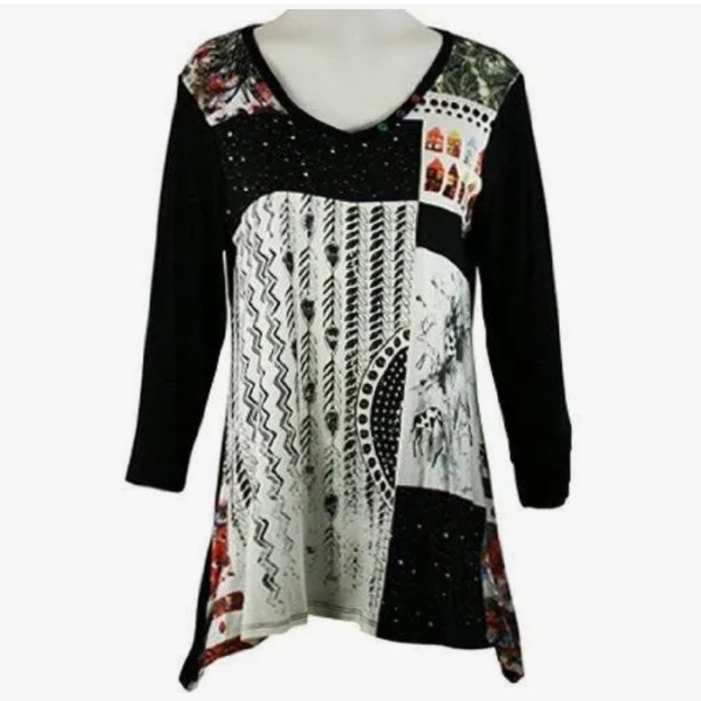 CACTUS FASHION Ornament 3/4 Sleeve V-Neck Sharkbite Hem Top - Small
